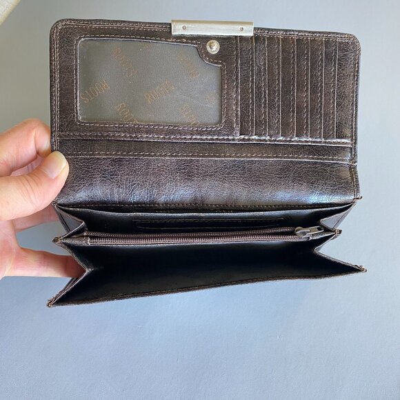 Roots Vergan Leather Brown Slim Women's Wallet - Picture 4 of 9